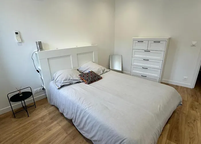 La Bella Vigna - - 6 Prs - 3 Bdr *